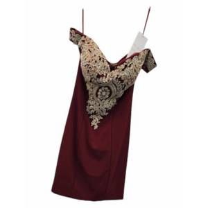 NEW FIESTA FASHION women's off-shoulder mini dress with appliqué in burgundy gol